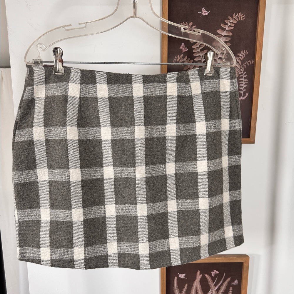 Kori Gray and White Plaid Mini Skirt(L)